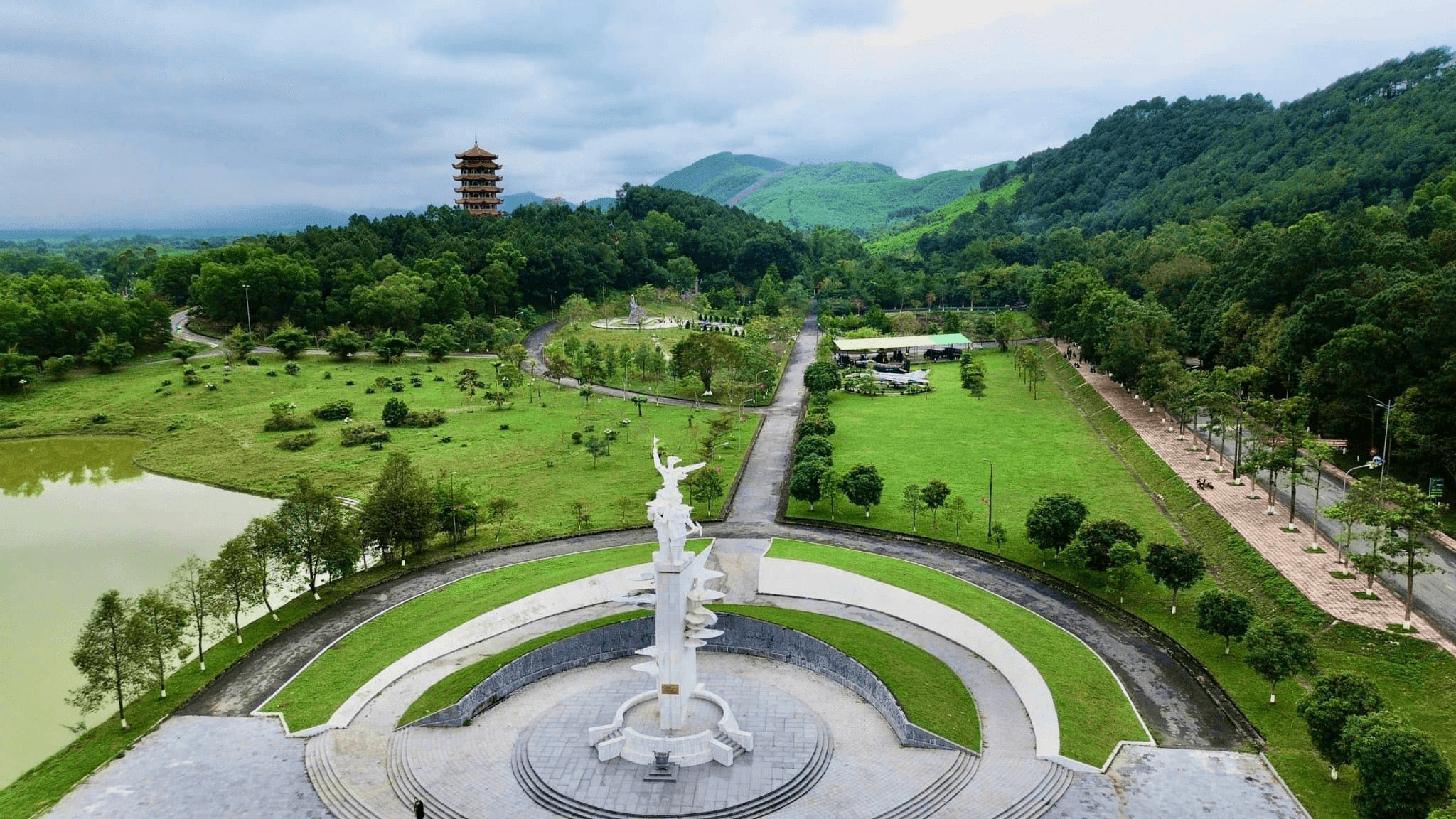 Khu di tích Ngã ba Đồng Lộc 2
